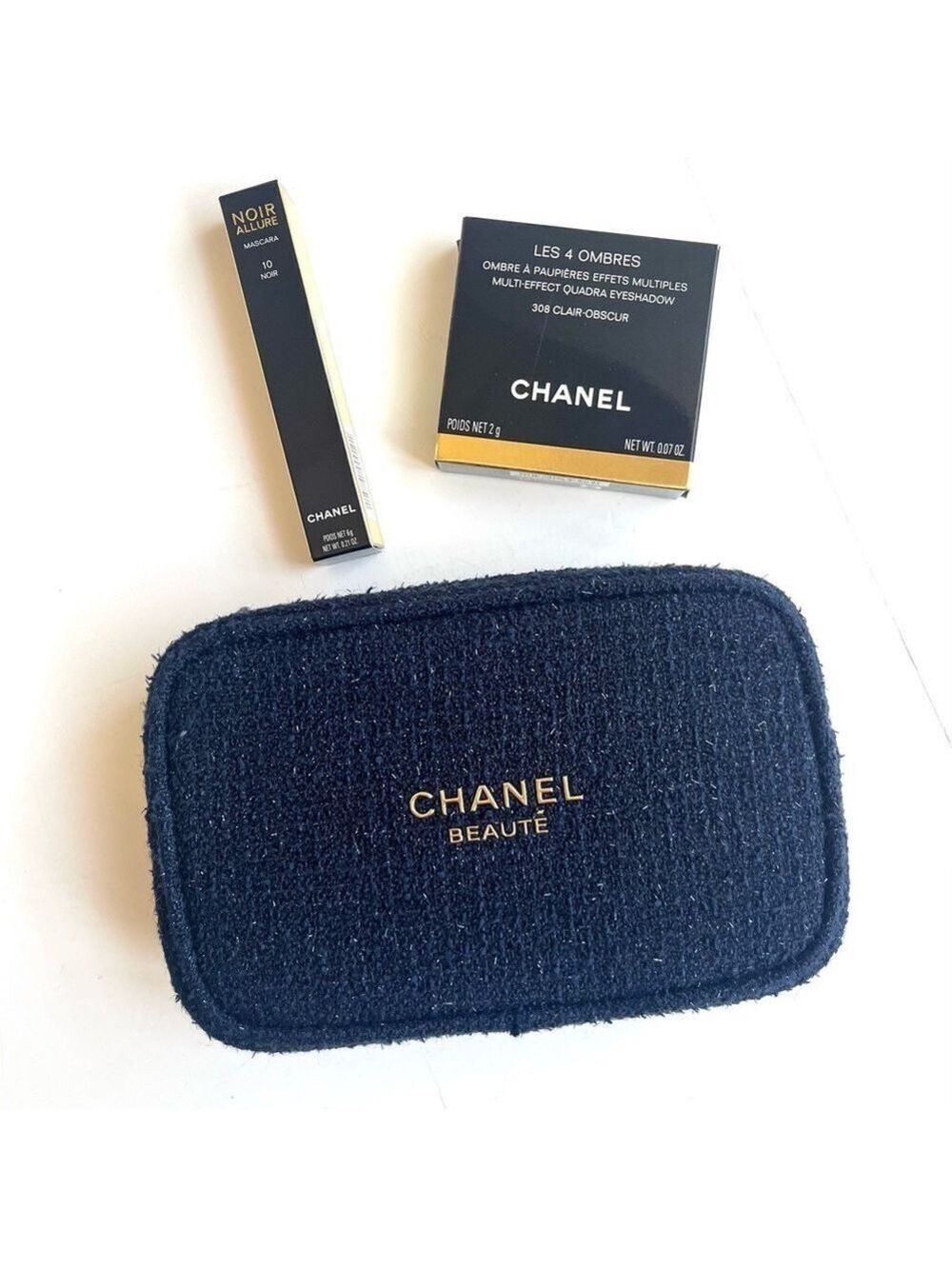 CHANEL Limited Edition Amplified Gaze Makeup Set & Pouch - Picture 2 of 10